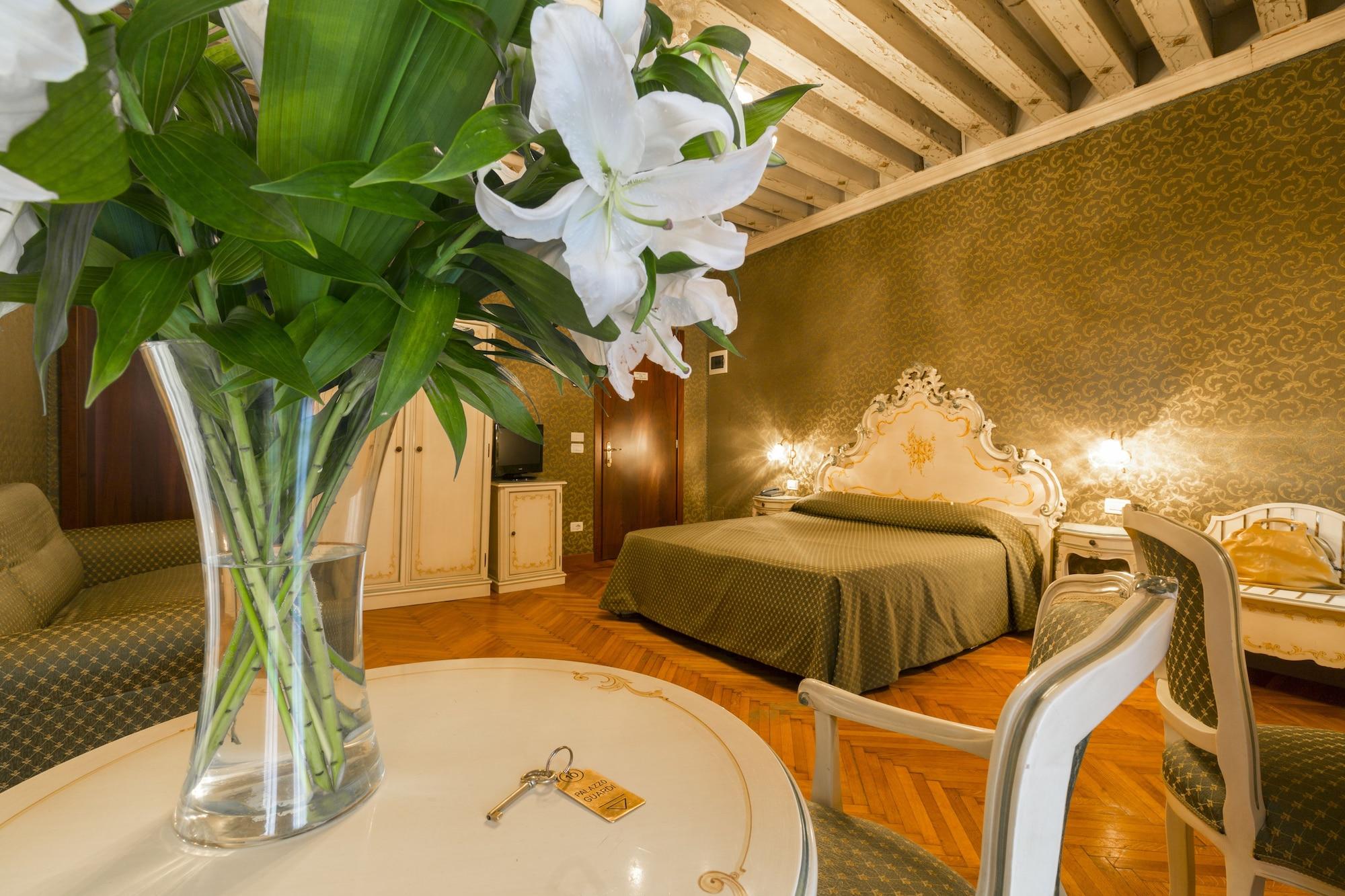 Palazzo Guardi Hotel Venice Exterior photo