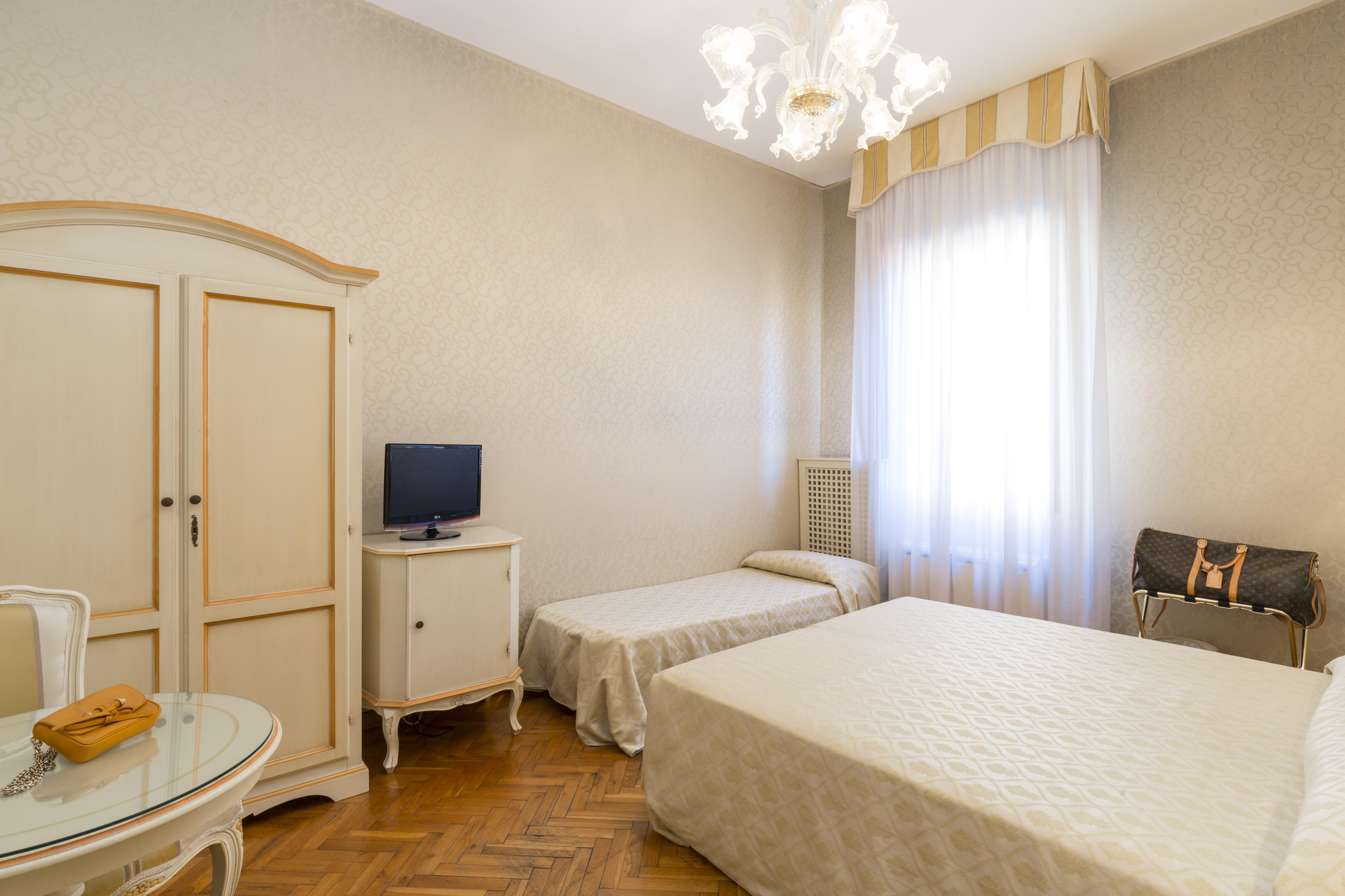 Palazzo Guardi Hotel Venice Exterior photo