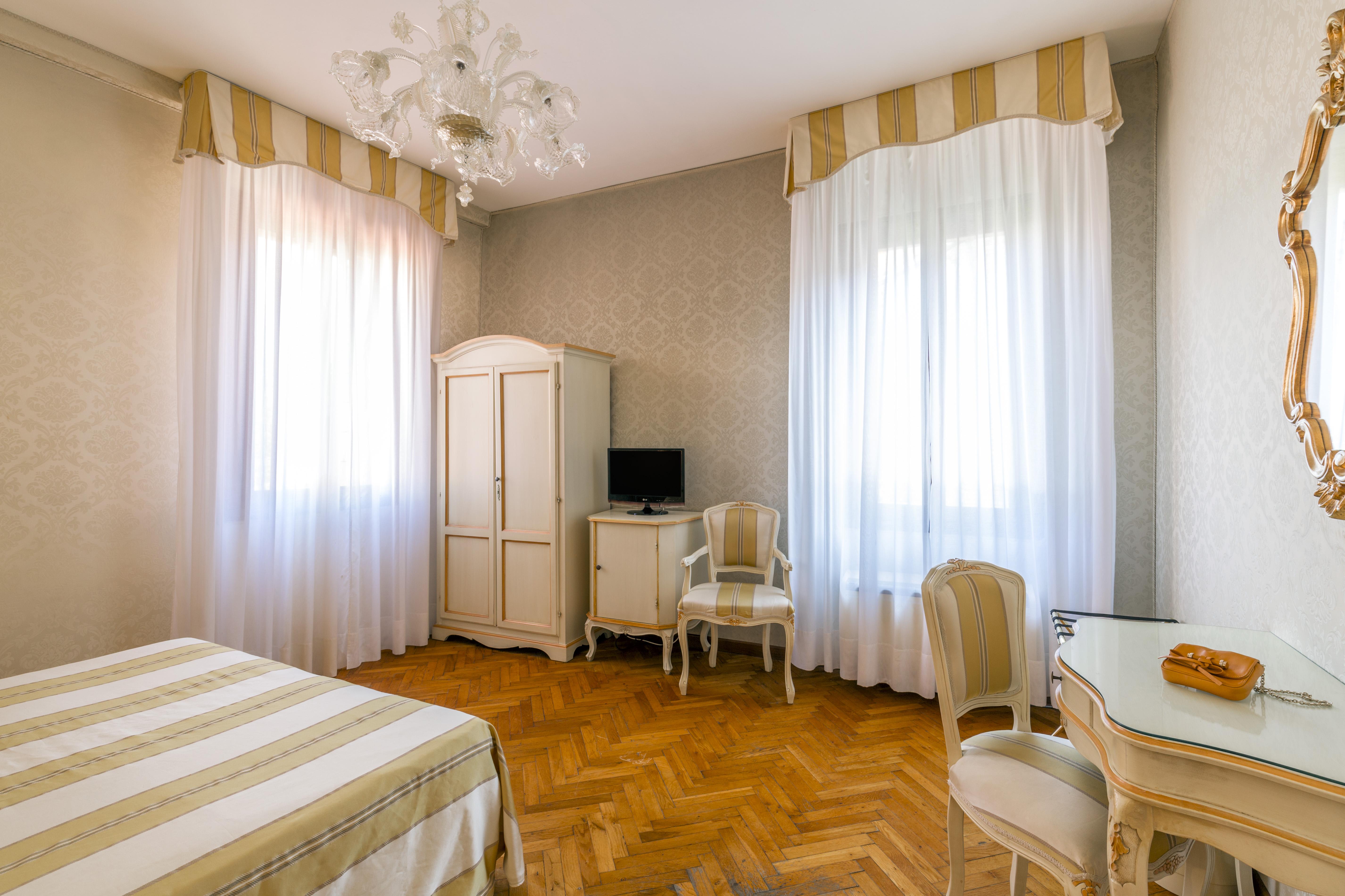 Palazzo Guardi Hotel Venice Exterior photo