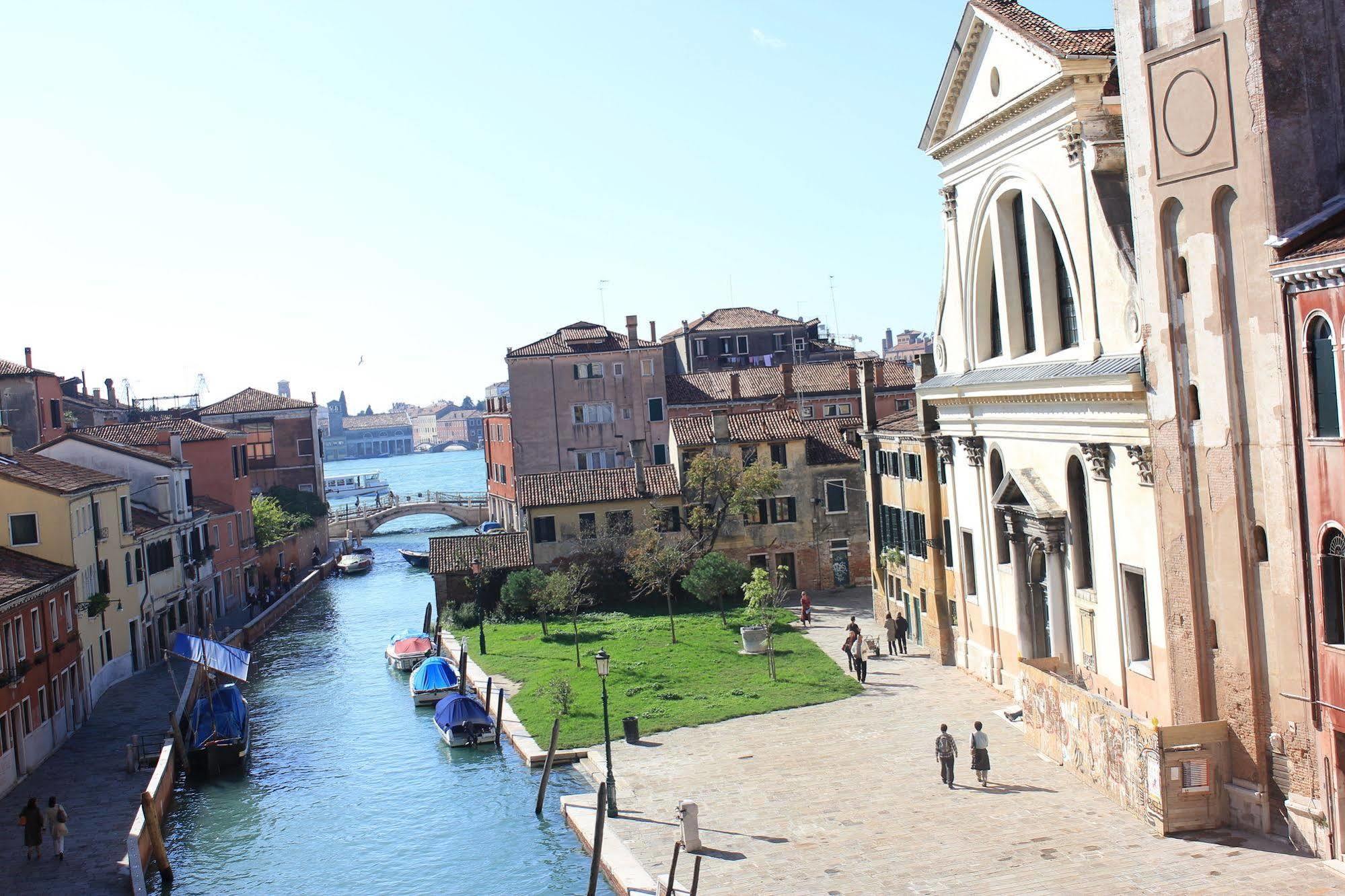 Palazzo Guardi Hotel Venice Exterior photo