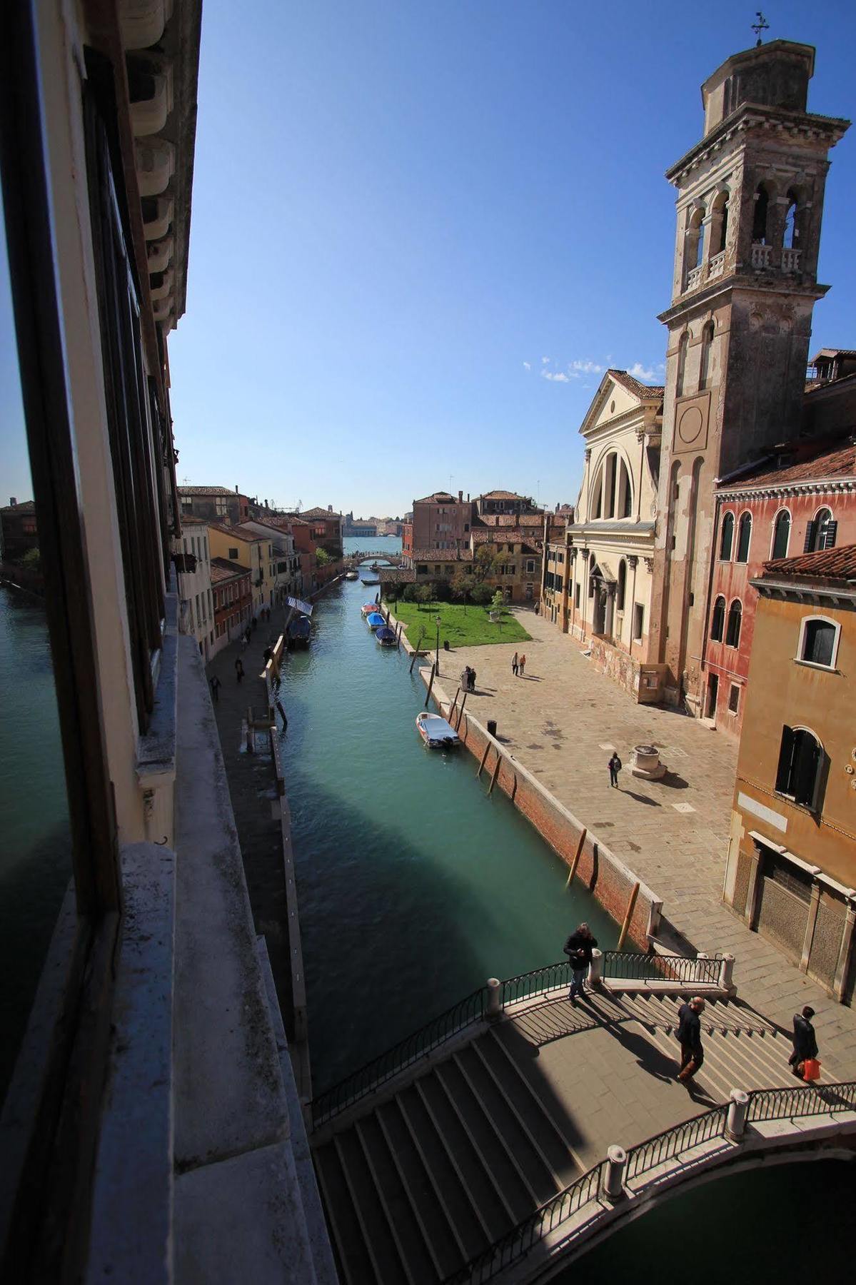 Palazzo Guardi Hotel Venice Exterior photo